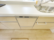 【サンプル写真　食器洗い洗浄機】