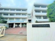 秦野市立鶴巻中学校