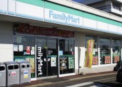 ファミリーマート 秦野市役所前店