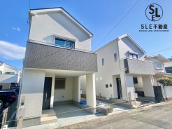 耐震等級３、その他３部門で最も上の住宅性能等級を取得。残すは外構のみとなりました。是非一度ご見学くださいませ。