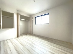 3階洋室6帖には2箇所クローゼット収納があります。