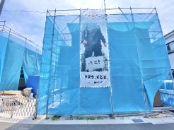ウォークインクローゼットにシューズインクローゼット等、
収納力に長けた物件となっております。