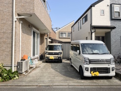 こちらは縦列3台駐車が可能なスペースです。※車種によります。