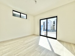 南面バルコニーは広々としており、心地よい陽当りをぜひご体感ください。