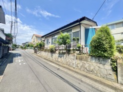 角地の為に光と風を取り込める、開放感あふれる立地です。