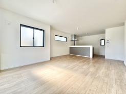 家族の団らんスペースのリビングは約18.0帖以上