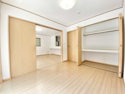 全居室6帖以上で収納お完備しておりますので、お部屋を広々と利用できそうです。