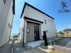 【長期優良住宅認定】陽当たり良好！南側のお庭スペースも広くお家全体が明るくなります。