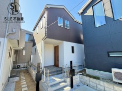 LDKは全棟20帖超えと広々としております。リビングは家族の集まる大切な空間です。ごゆっくりとリラックス頂けます。