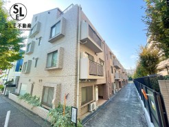 【11月4日に空家予定】南西角部屋の南向き×下層なし×2駅2沿線徒歩利用の3LDK
・コンビニやスーパー以外にも、郵便局や小中学校、半径1.7キロ以内に総合病院以外のほぼすべての医療機関が整っている住環境が魅力の立地