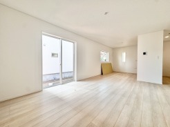 2号棟 広がる空間に、あなたの想いを自由に彩ってください
