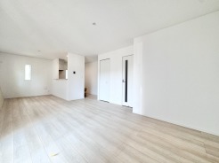 広がりを感じさせる、心地よい広さの住まい
