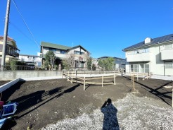 1号棟 隣地と距離が確保されており、ゆとりある生活を実現することができます。まずはお気軽にお問い合わせをお待ちしております！