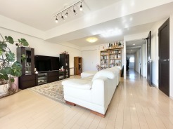 大変綺麗にお使いです。駅徒歩3分＆新宿駅まで約30分の好アクセス地となっております。