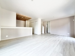 同施工会社の施工例（モデルハウス）です。仕様・形状・設備等が異なる場合がございます。