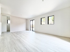 同施工会社の施工例（モデルハウス）です。仕様・形状・設備等が異なる場合がございます。