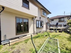 南側の約15坪もある広々としたお庭は、開放感がありガーデンニングやBBQなどをお楽しみいただけます。