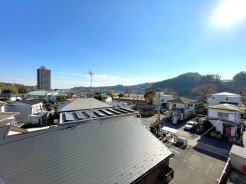 南東向きバルコニーからは自然を満喫できます。