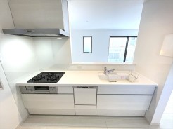 食洗機もついているシステムキッチンの為、洗い物の時短が出来ます。