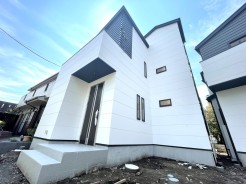 全室収納付き。令和６年５月末完成予定。
