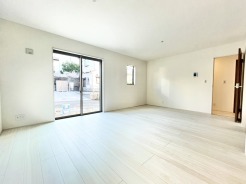 家族の絆が深まるリビングは約18.75帖