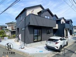 1号棟 【南東角地】開放感のある立地に佇む4ＬＤＫ新築戸建