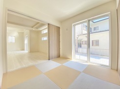 畳コーナーは来客用のお部屋やお子様の遊び場など検討いただけます。