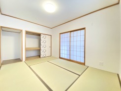 1階和室7帖/押入れ収納付きのため、お部屋を最大限活用することができます。