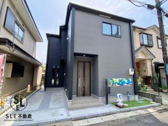 車通りの少ない落ち着いた住宅街に佇む、南向きで陽当たり良好な3ＫＤＫ新築戸建です。