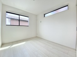 シンプルでありながら温かみのあるデザインが落ち着いた空間を選出する居室です。