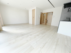 家族団らんスペースのリビングは約18.5帖