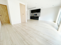 家族団らんスペースのリビングは約18.5帖