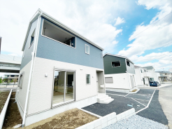 リビング横に和室があり、客間として活用したりお子様のプレイルームとしてなど様々な用途でご活用いただけます◎