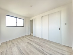 3階洋室6.3帖のお部屋からバルコニーに出ることができます。