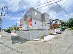 北東・北西角地ため、開放感ある立地です◎