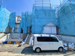 足をゆったり延ばしてくつろげる1坪タイプのシステムバス◎浴室カラリ床採用。