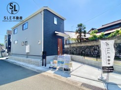全体
カースペース2台可能
2025年4月末完成予定
同仕様の完成物件のご見学も可能です。