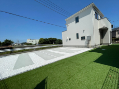 1号棟 陽当たり良好なお庭スペースもございます。
