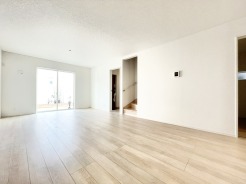 家族の外出や帰宅を把握しやすくコミュニケーションが増えるリビングイン階段◎