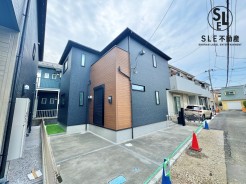 1号棟 朝日が差し込む東側が開放的な長期優良住宅です。リビング階段は子供が成長しても「ただいま」「おかえり」が交わせる魅力的なお家になっています。