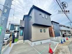 外観のカラーコントラストが絶妙。落ち着いた雰囲気で素敵な仕上がりお家です。