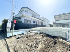 心地良い日差しが住宅を包みます。
