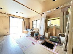 内外装リフォーム物件。こちらの住宅を夢のマイホームにいかがでしょうか。