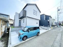 前面道路は通り抜けできないため、お子様がいても比較的安心です◎