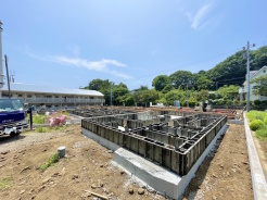 全棟ＬＤＫ15帖以上あり、広々としたリビングも魅力的です。家族団らんの時間をゆったりお過ごしいただけます。