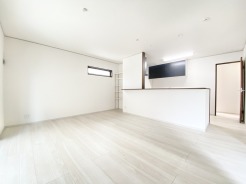 7号棟 ＬＤＫ15.25帖は広々としたリビングで、家族団らんの時間をゆったりお過ごしいただけます。