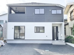 南向きで陽当たり良好なバルコニーは、奥行きがあるため洗濯物がたくさんあっても干すことが出来ます◎