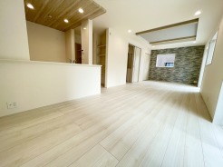 アクセントクロスが使用されていておしゃれな空間に◎