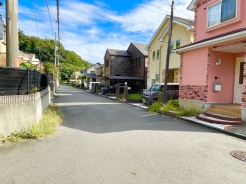 カースペース2台可能
南西側にお庭もあります。