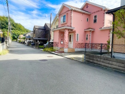 カースペース2台可能
南西側にお庭もあります。